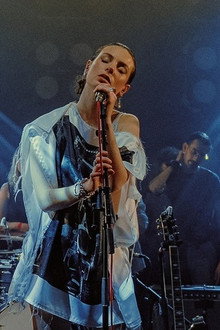 Adé en concert à la Flèche d'Or