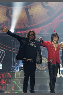 Guns N' Roses: 2 Classic Albums Under Review: Use Your Illusion I and II