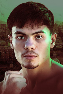 Christian Medina vs. Adrian Curiel