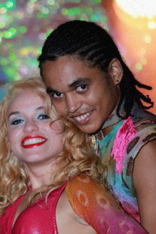 Amor, Plástico e Barulho