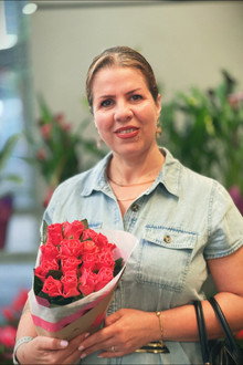 Narges Okhovat