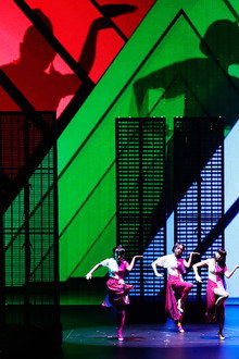 Reframe THEATER EXPERIENCE with you