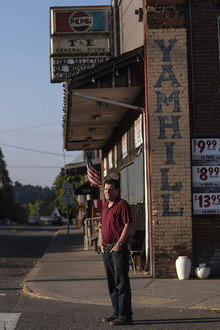 Tightrope: Americans Reaching for Hope