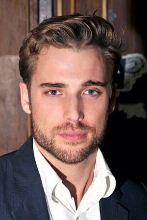 Photo de Dustin Milligan