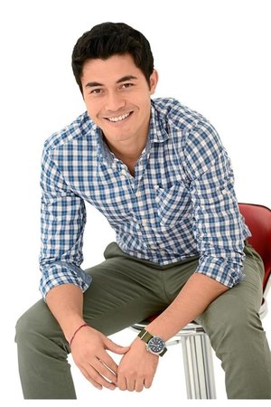 Henry Golding Photo