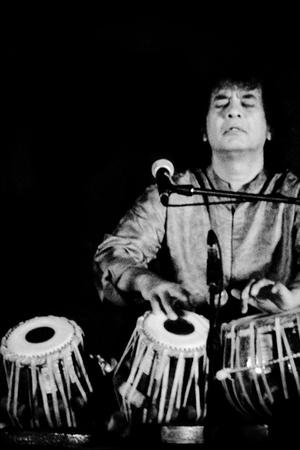 Nonton film The Speaking Hand: Zakir Hussain and the Art of the Indian Drum (2003) terbaru sub indo Nonton film The Speaking Hand: Zakir Hussain and the Art of the Indian Drum (2003) terbaru sub indo