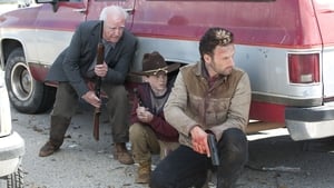 The Walking Dead Season 2 Episode 13 مترجمة والأخيرة