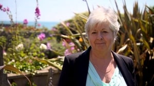 Escape to the Country Season 13 :Episode 49  East Sussex