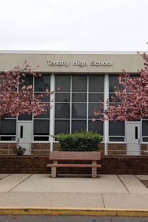 Nonton film Tenafly High School Video Yearbook (2017) terbaru sub indo Nonton film Tenafly High School Video Yearbook (2017) terbaru sub indo