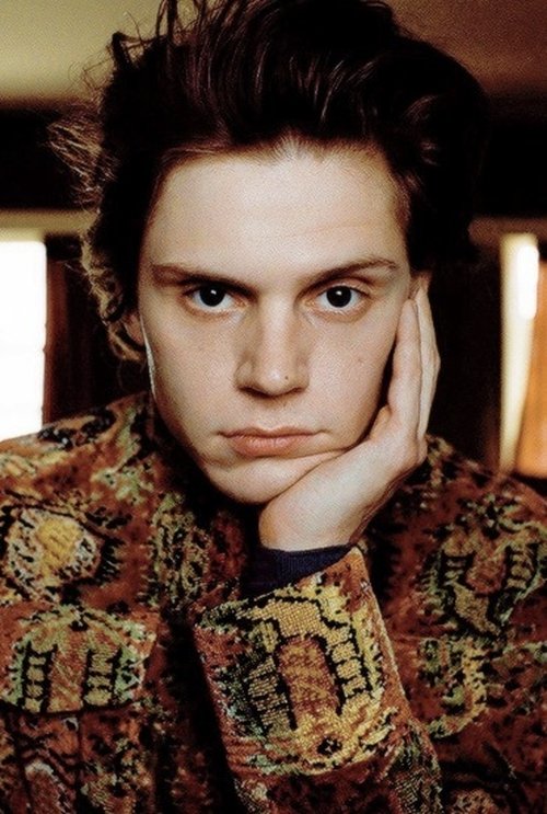 Evan Peters