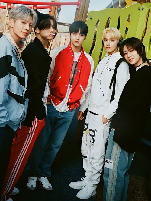 TXT (투모로우바이투게더) '0X1=LOVESONG (I Know I Love You)