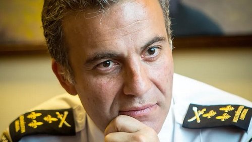 Police avant-gardiste