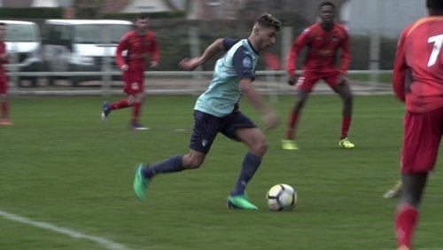 Aux pieds de la gloire