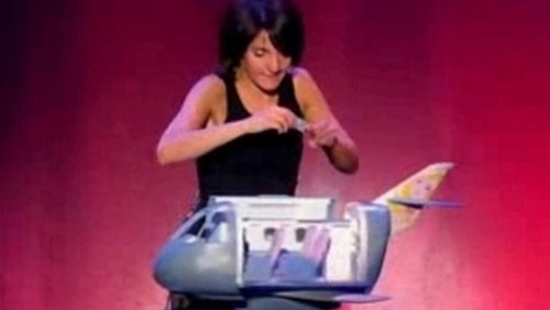 Florence Foresti fait des sketches à la Cigale