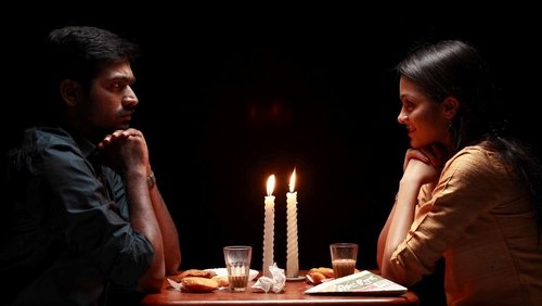 Naduvula Konjam Pakkatha Kaanom