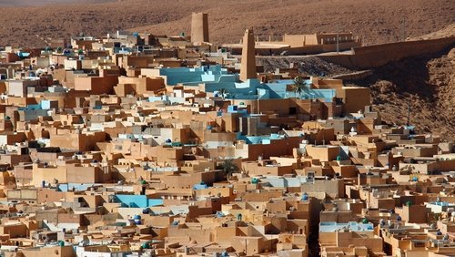 Towards the South, A journey around earthen architecture and André Ravéreau