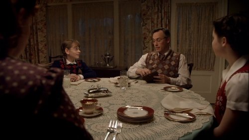 Molly: An American Girl on the Home Front