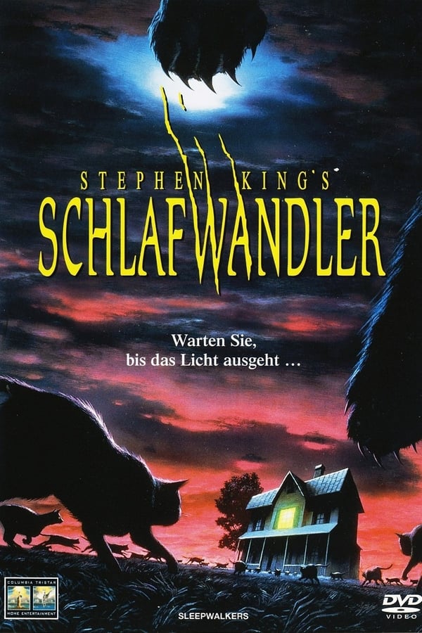 Charles und seine Mutter Mary sind Schlafwandler, vampirartige Wesen, die ihre Erscheinungsform fließend ändern können, ein inzestuöses Verhältnis miteinander haben und sich nur vor Katzen fürchten. In einem Dörfchen in Indiana suchen sie nach neuen Opfern: Charles freundet sich mit der hübschen Mitschülerin Tanya an. Beim ersten gemeinsamen Rendezvous entpuppt sich der vermeintliche Sunnyboy als reißendes Monster, dem Tanya nur mit allerletzter Kraft entfliehen kann. Dabei verletzt die Katze des Sheriffs Charles lebensgefährlich. In verzweifelter Wut entführt Mary die arme Tanya, doch ein Rudel Katzen sorgt dafür, daß der Schlafwandler-Spuk ein Ende hat.