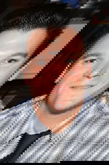 Jon Paul Steuer