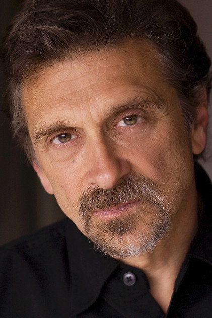 Imagen de perfil de Dennis Boutsikaris