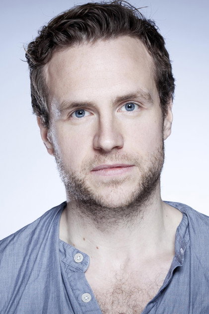 Imagen de perfil de Rafe Spall