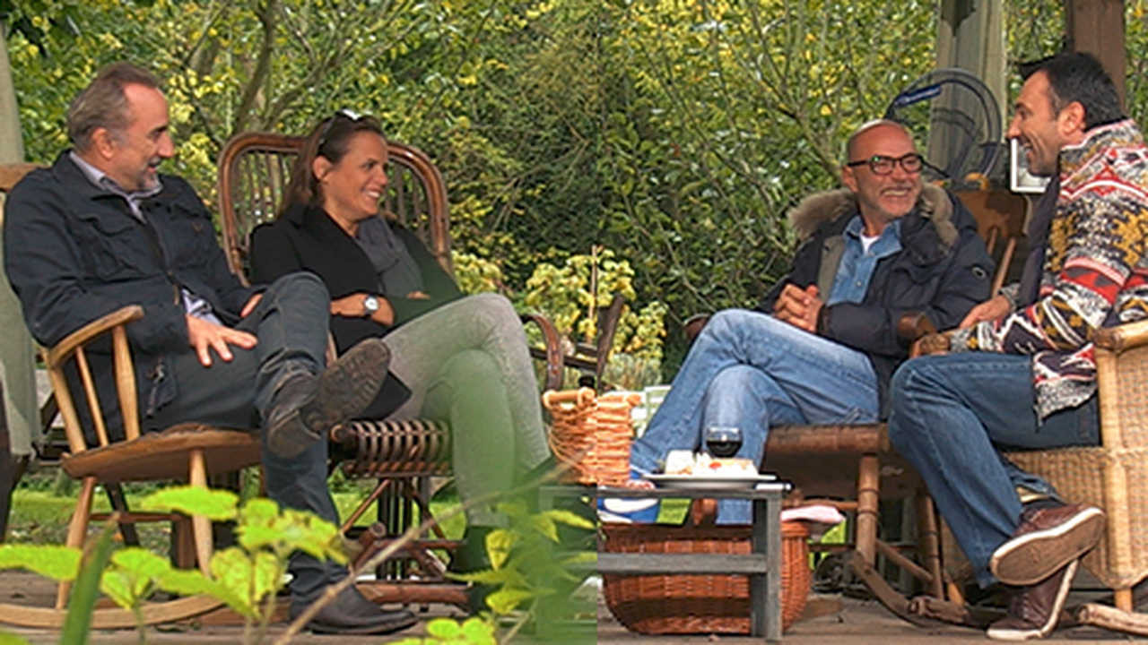 A still from Laure Manaudou, Patrick Bosso, Antoine Duléry