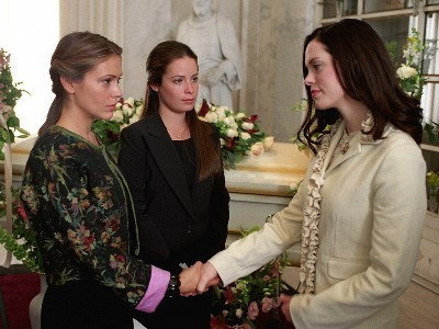 A still from Charmed Again (1)