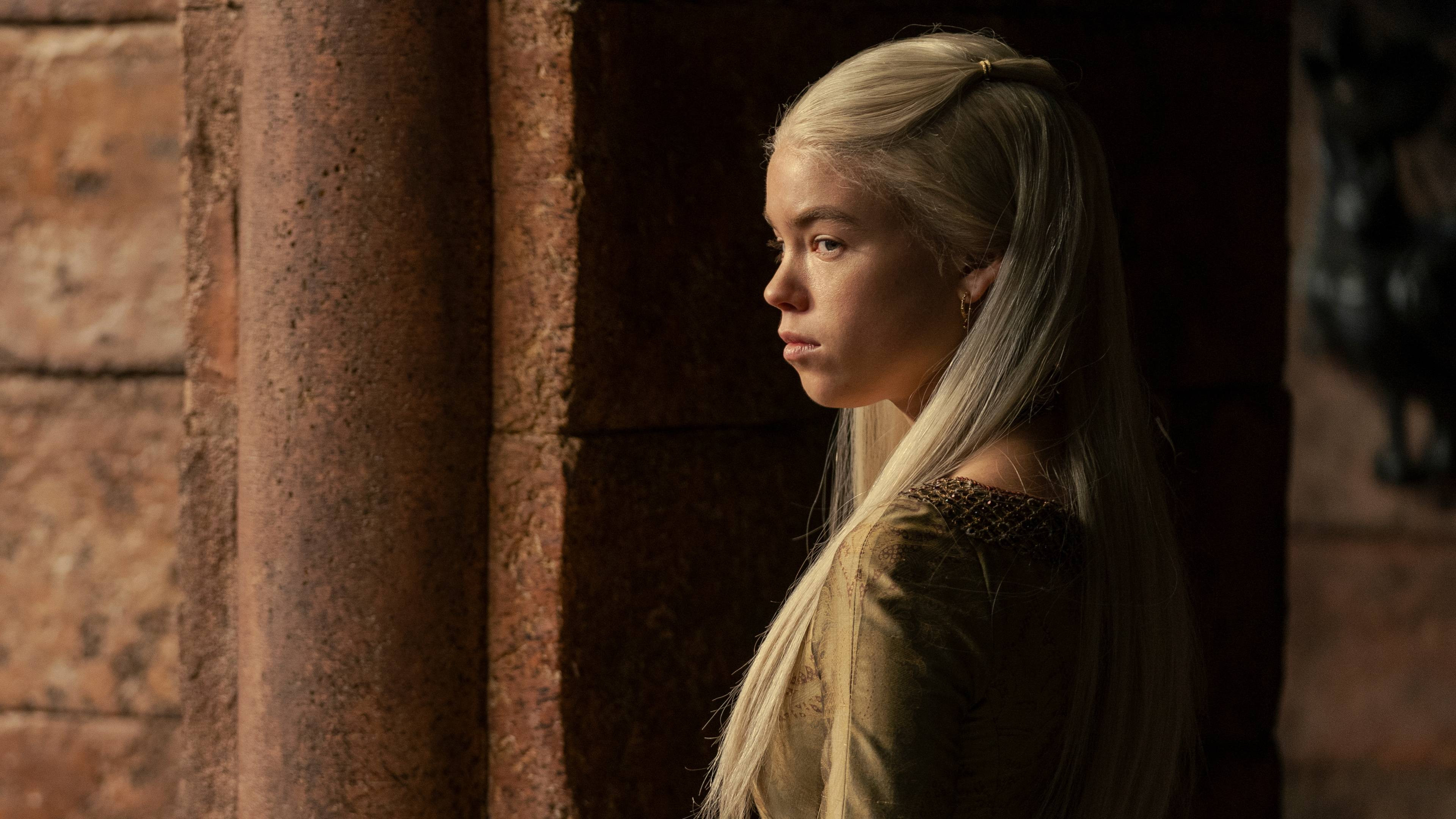 A still from The House That Dragons Built S1 E2