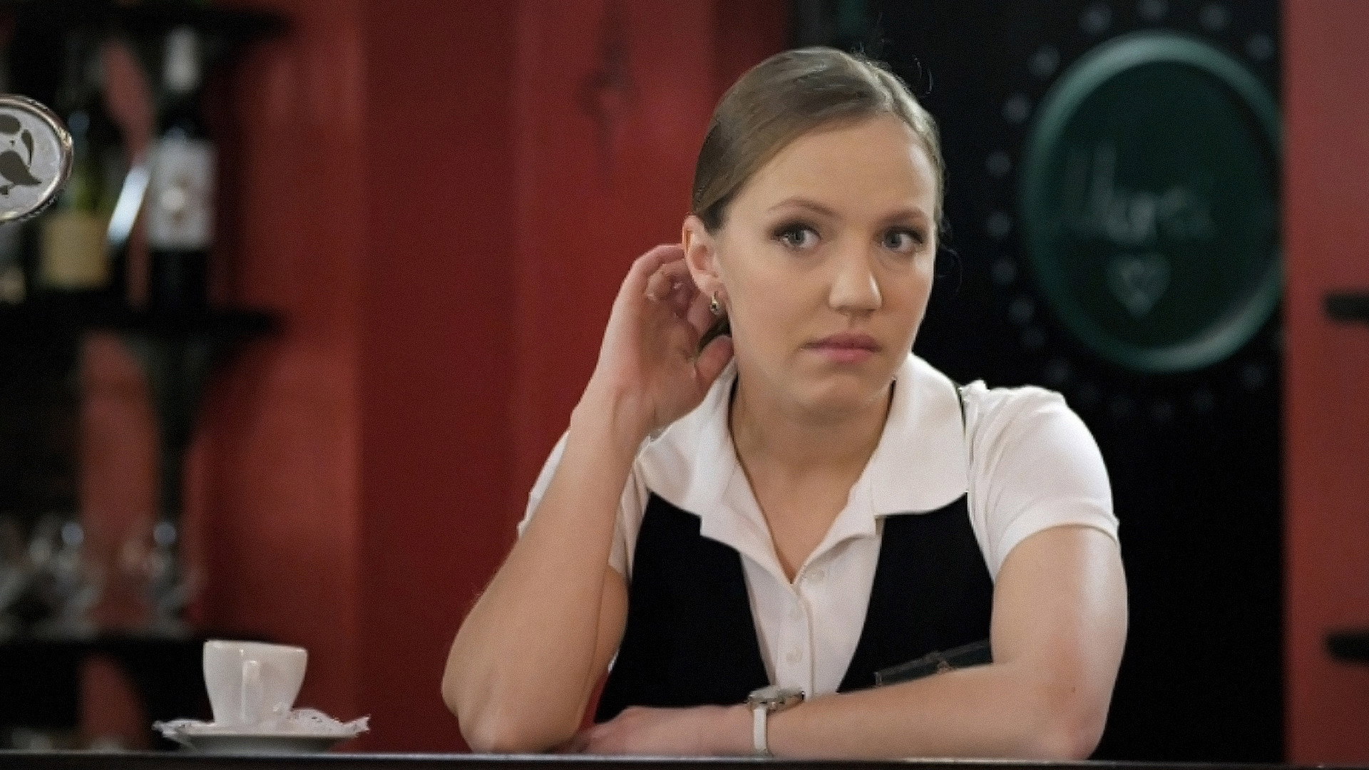 A still from Курортный Роман