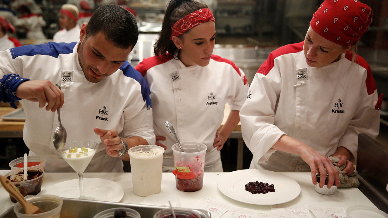 A still from 15 Chefs Compete