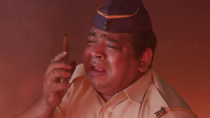 A still from Dev Hunts Down Munim Ji