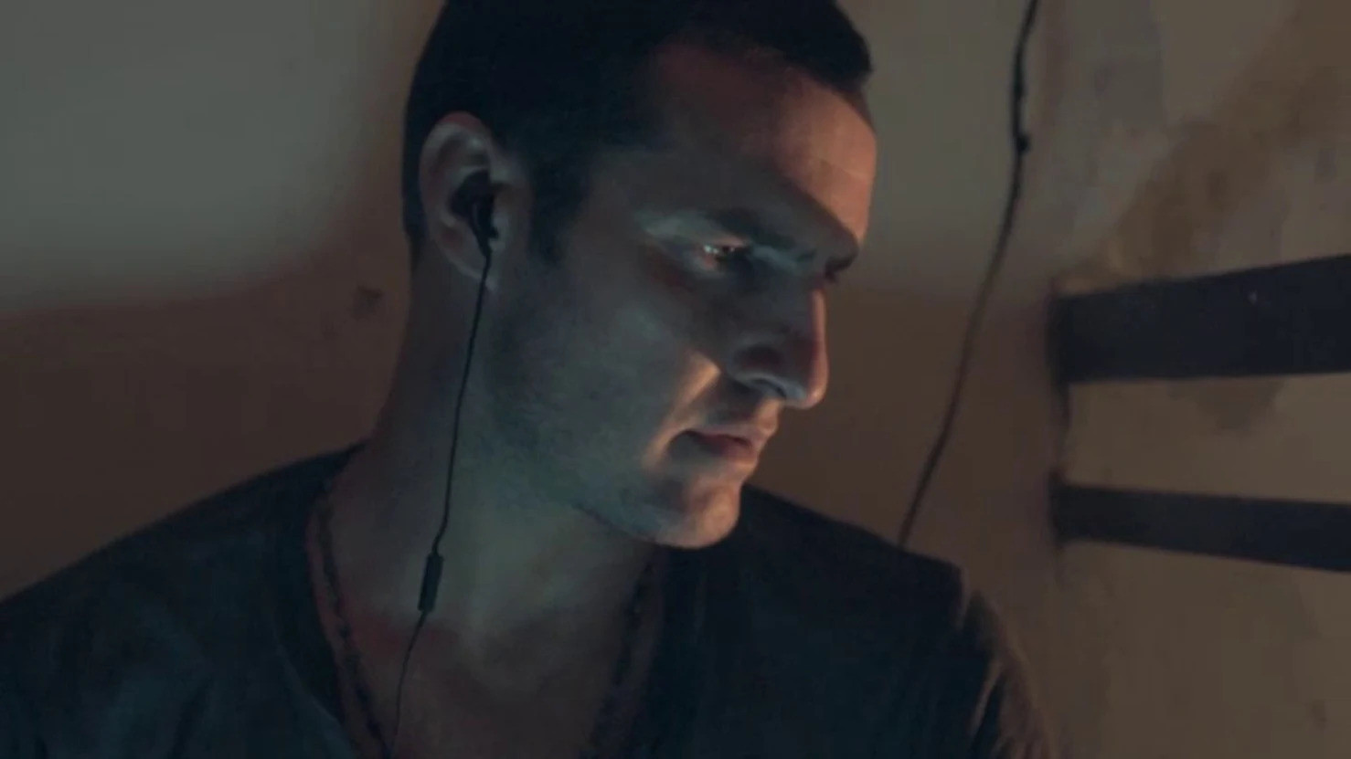 A still from Episode 6