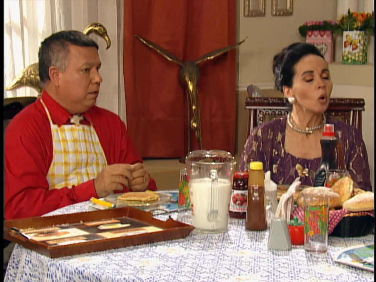 A still from Aquí si hay quien viva