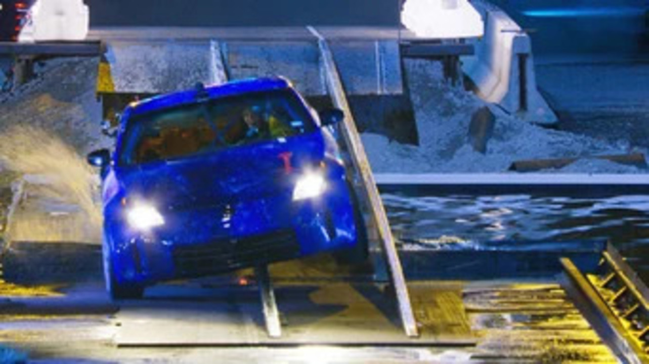 A still from Knockout 3: Track Is Hot
