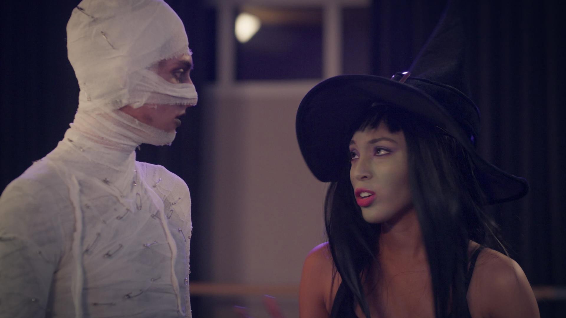 A still from Twinning is winning