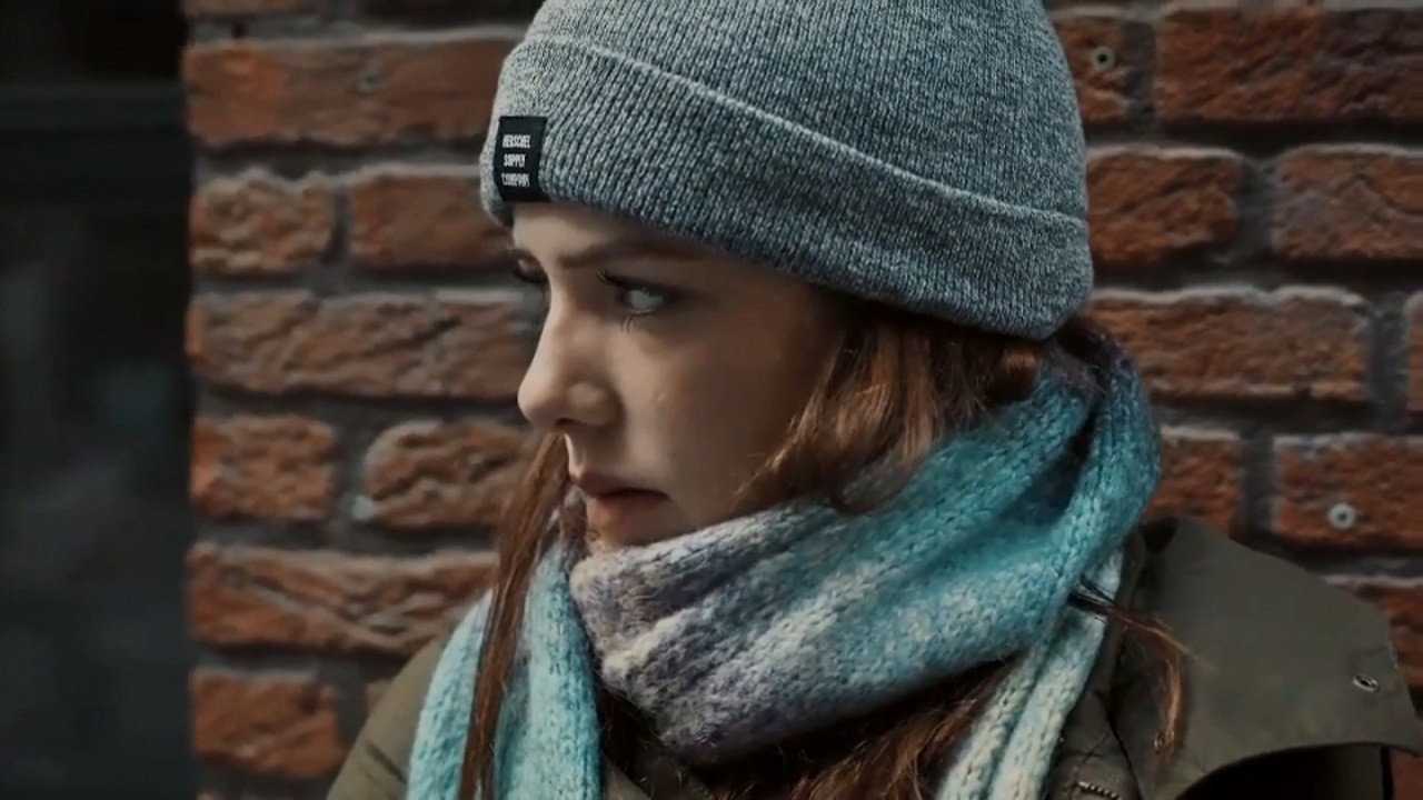 A still from Do you get horny from clothes and make-up?