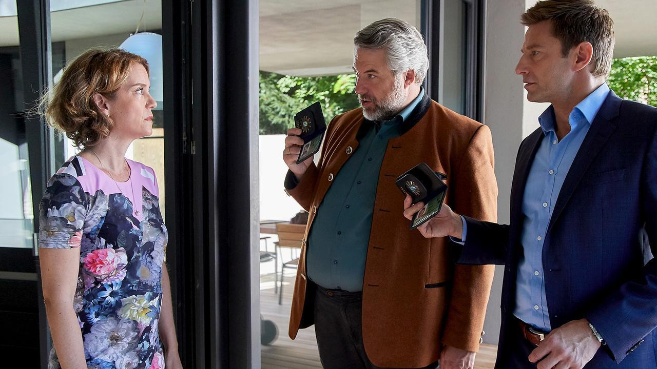 A still from The dead man in the freezer