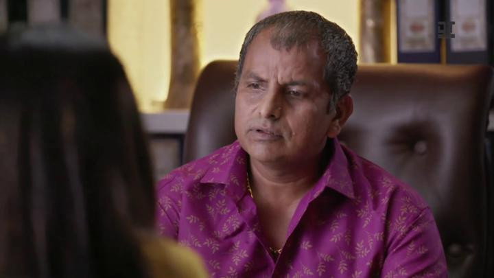 A still from Dev Solves The Koten Murder Case