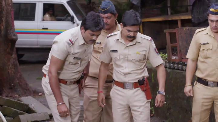A still from Dev On The Run, Again!