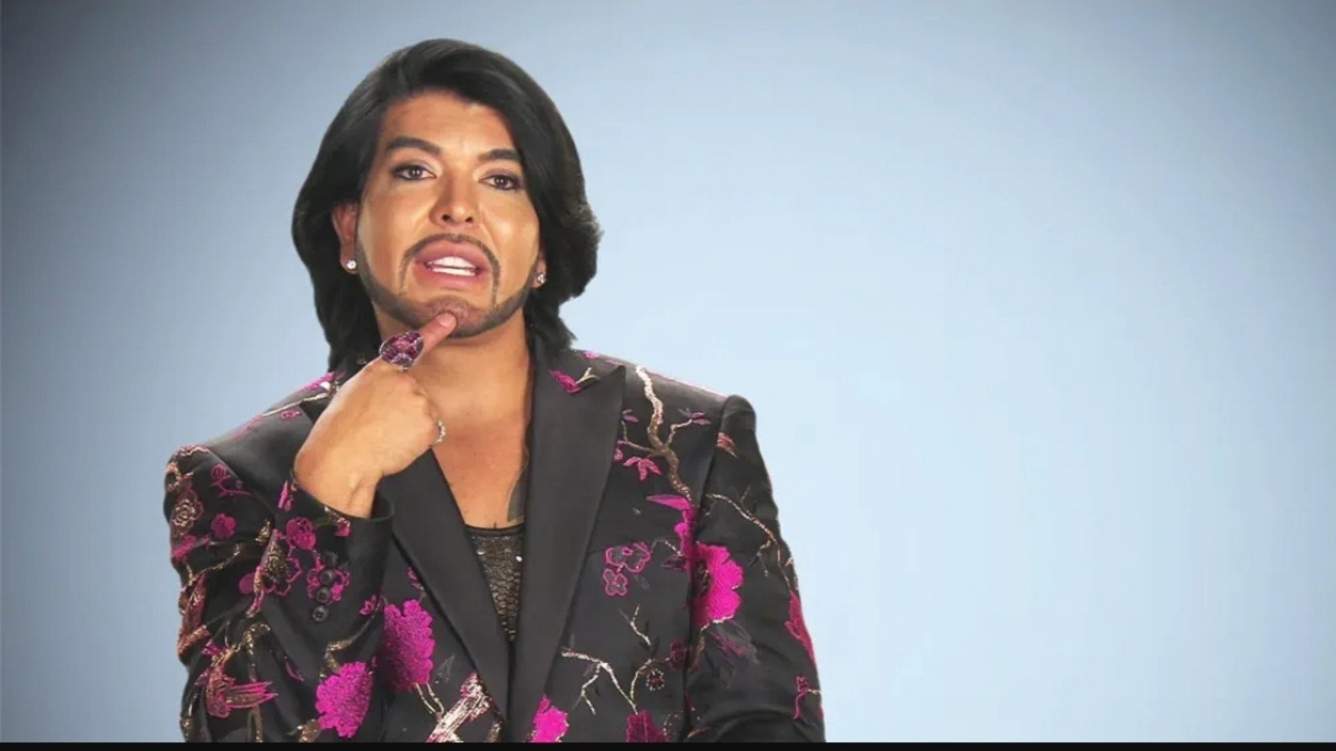A still from Face Misfor-chin