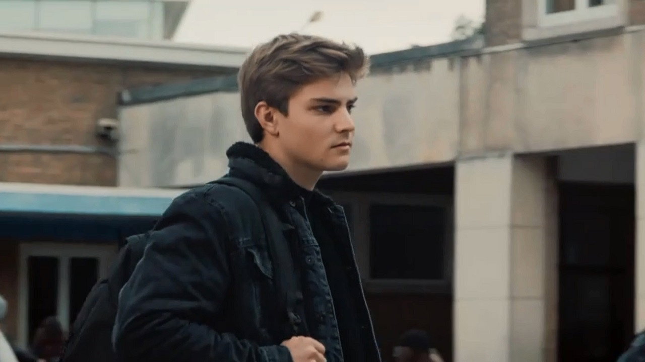 A still from Suck him completely dry.
