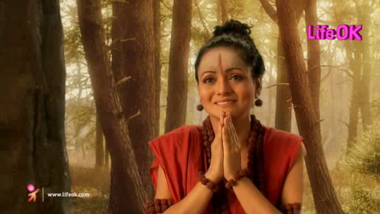 A still from Mahadev chops off Vinayak's head