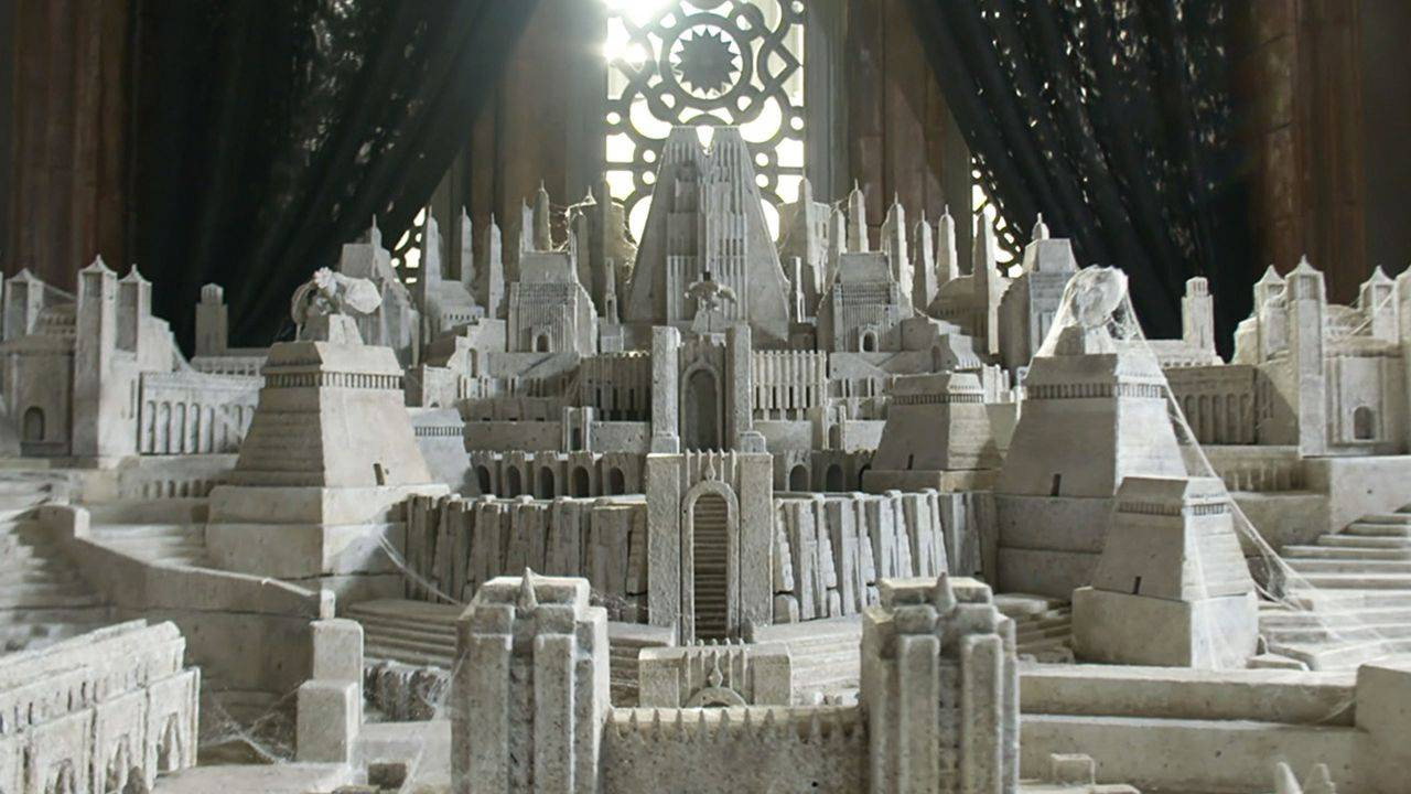 A still from The House That Dragons Built S1 E8