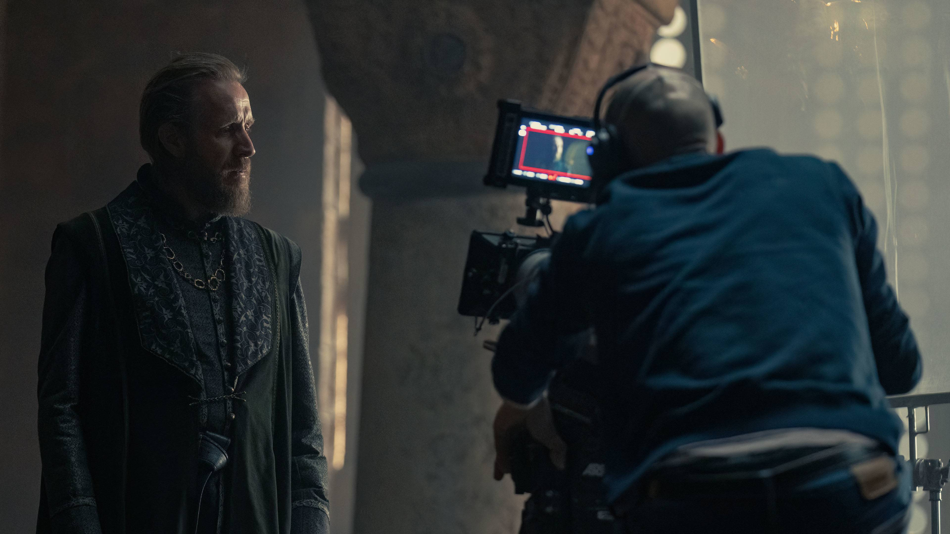 A still from The House That Dragons Built S1 E4