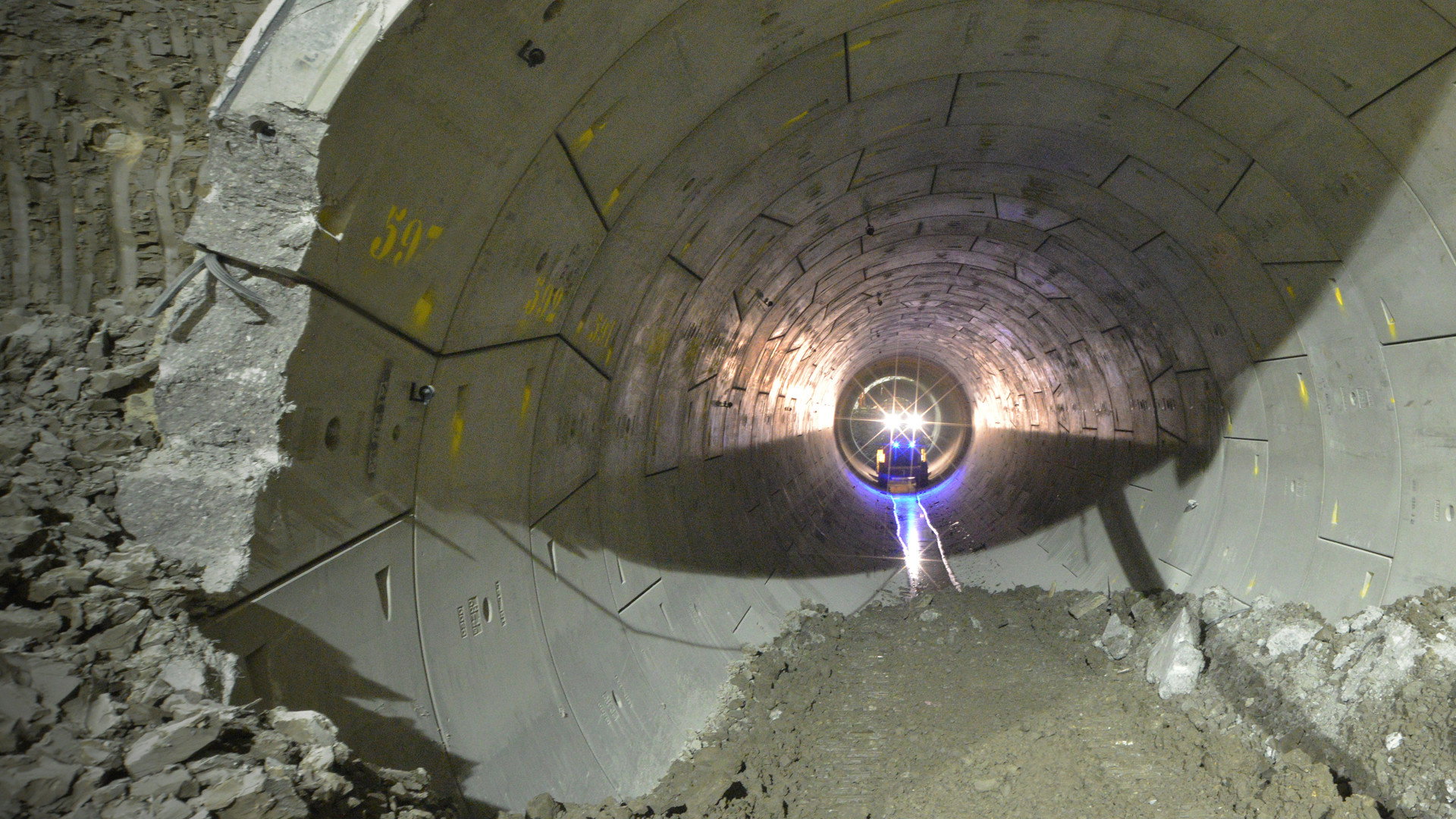 A still from Super Tunnel