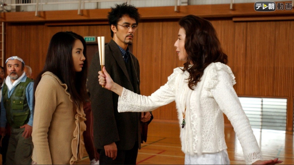 A still from An Impossible Crime: The Teleporting Woman