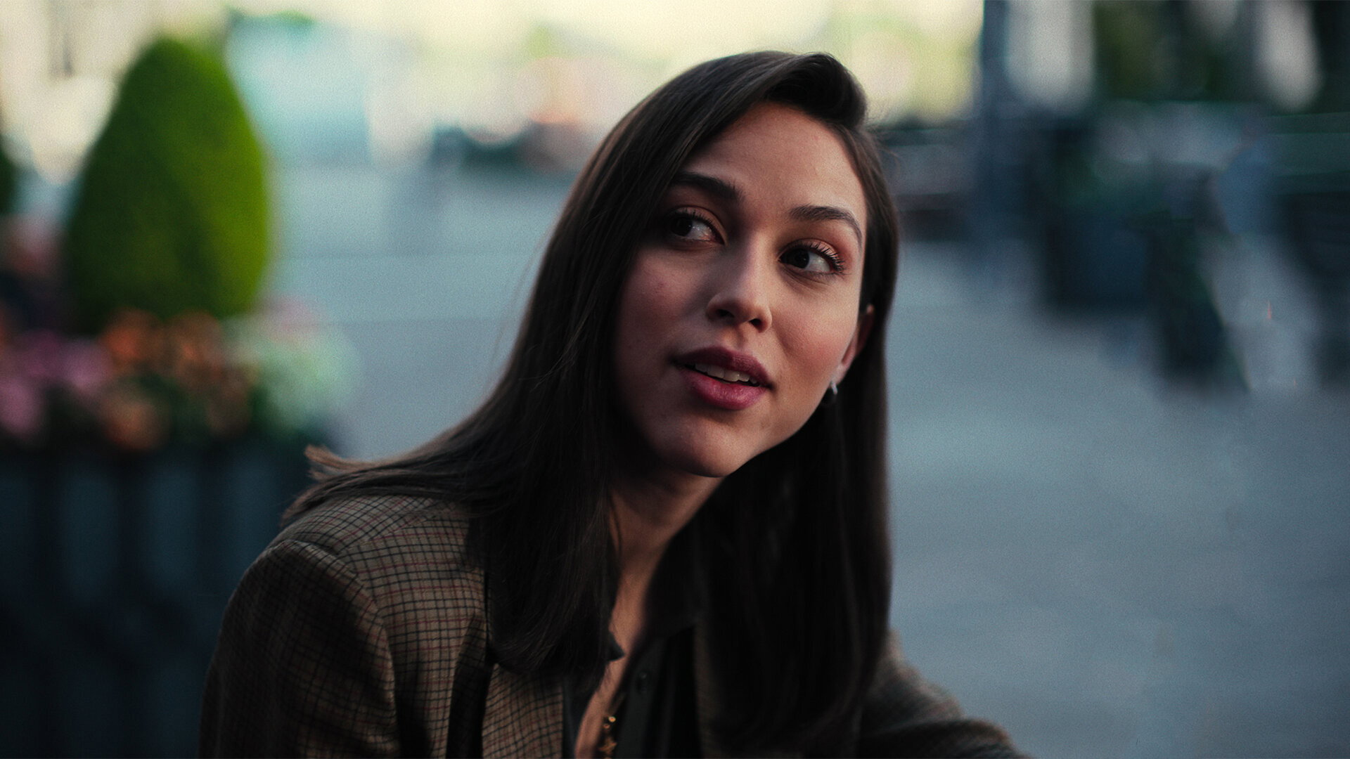 A still from Como La Flor