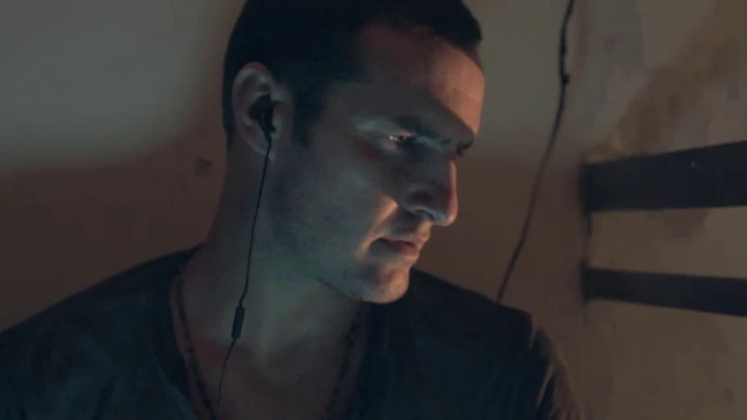 A still from Episode 7