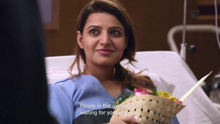 A still from Dev Unlocks Mehak's Phone
