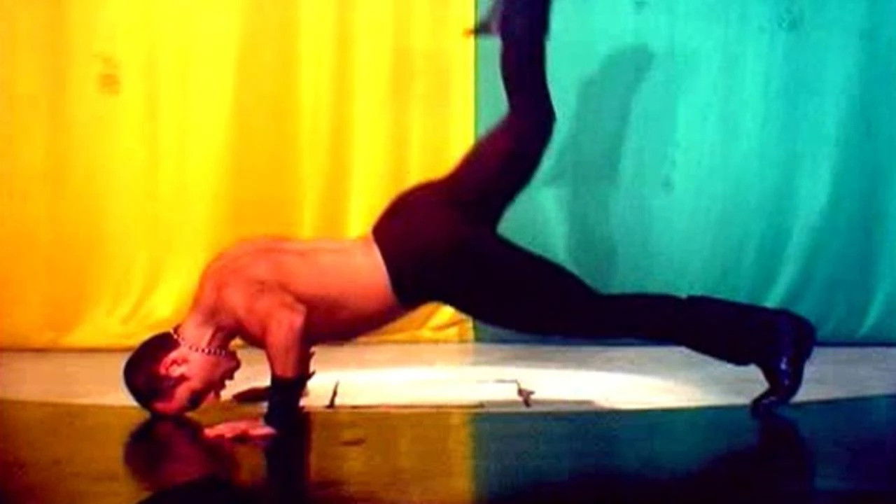 Backdrop image for movie Zona Rosa